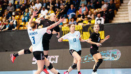 "Ростов-дон" и "Лада" сразятся за золото