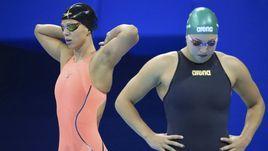 7 августа 2016 года. Рио-де-Жанейро. Юлия Ефимова и Рута Мейлютите перед заплывом на 100 метров брассом.