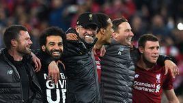 7 мая. Ливерпуль. "Ливерпуль" – "Барселона" – 4:0. Юрген Клопп, Мохамед Салах, игроки и штаб "красных" поют вместе с болельщиками после матча.
