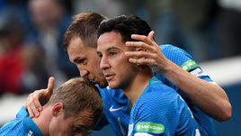 12 мая. Санкт-Петербург. "Зенит" – ЦСКА – 3:1. Сине-бело-голубые одержали победу в первом матче в статусе чемпиона России.