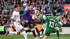 12 мая. Барселона. "Барселона" - "Хетафе" - 2:0. Лионель Месси расстался с бородой после вылета из Лиги чемпионов.