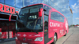 "Нравится деревья тренировать?" Болельщики "Спартака" - Кононову