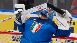 14 мая. Братислава. Италия - Латвия - 0:3. Вратарь итальянской команды Андреас Бернард.