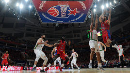 18 апреля, Москва. ЦСКА - "Баскония" - 68:78. Игровой момент матча.