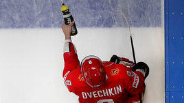 15 мая Братислава. Россия - Италия - 10:0. Александр Овечкин сходил после матча с чехами в ресторан, а во встрече с итальянцами забил первый гол на турнире.