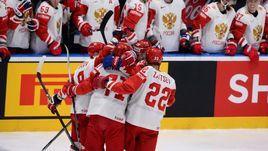 18 мая. Братислава. Латвия - Россия - 1:3. Игроки российской сборной празднуют первую заброшенную шайбу.