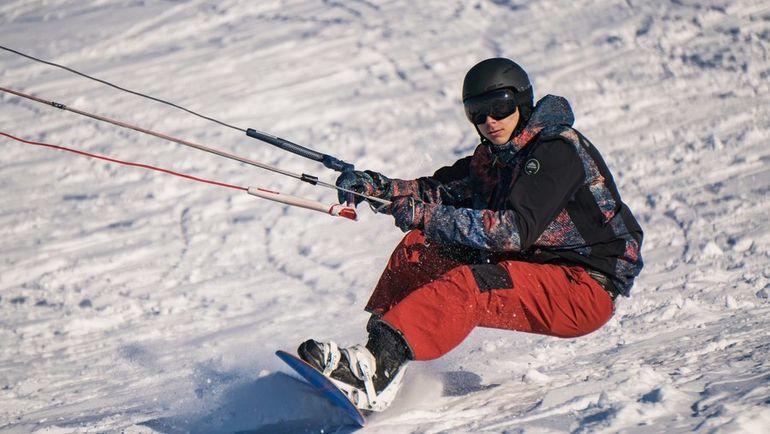 Артем Гаращенко разгонялся на кайте зимой до скорости 106 км/ч. Артем Гаращенко разгонялся на кайте зимой до скорости 106 км/ч.