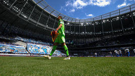 26 мая. Москва. "Динамо" - "Арсенал" - 3:3. Антон Шунин после окончания матча.