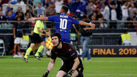 Чеха проводили разгромом. "Челси" уничтожил "Арсенал" в Баку