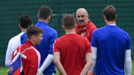 31 мая. Новогорск. Станислав Черчесов.