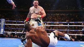 Энди Руис сенсационно нокаутировал Энтони Джошуа.