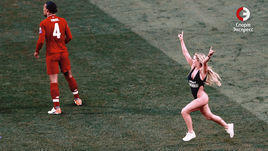 Полуголый забег в финале Лиги чемпионов