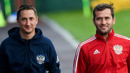 2 июня. Новогорск. Тренировка сборной России. Владимир Быстров и Александр Кержаков теперь работают с юношеской сборной.