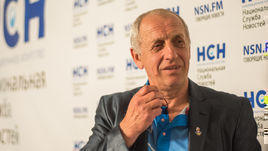 "Куда меня возьмут с такой репутацией?" Дисквалифицированный тренер объяснил свое появление рядом со спортсменами