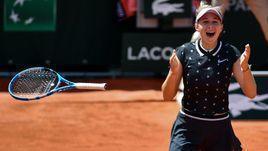 6 июня. Париж. Радость Аманды Анисимовой после победы над Симоной Халеп в четвертьфинале Roland Garros (6:2, 6:4).