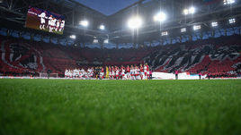 6 апреля. Москва. "Спартак" - ЦСКА - 0:2. Футболисты команды перед началом матча.