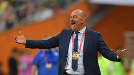 8 июня. Саранск. Россия - Сан-Марино - 9:0. Главный тренер сборной России Станислав Черчесов.