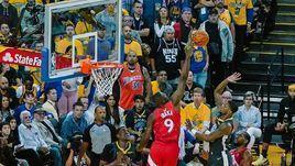 Болельщики "Голден Стэйт" в истерике. Их команда на грани