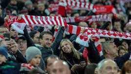 21 октября. Москва. "Спартак" – "Арсенал" – 2:3. Болельщики на трибунах.