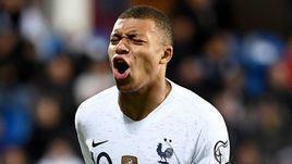 11 июня. Андорра-де-ла-Велья. Андорра - Франция - 0:4. Кильян Мбаппе празднует забитый мяч.