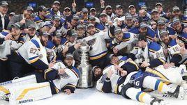 13 июня. Бостон. "Сент-Луис" с чемпионским кубком.