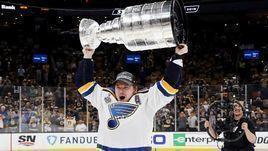 Владимир Тарасенко с Кубком Стэнли.