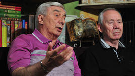 13 июня. Москва. Георгий Ярцев и Олег Романцев во время интервью с Александром Львовым.