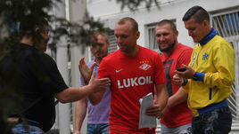 15 июня 2019 года. Москва. Медосмотр "Спартака". Глушаков и водители футболистов.