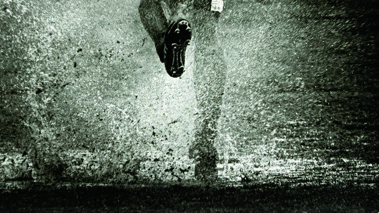 Апрель 1997 года. Матчи чемпионата России с участием 18 клубов проходили и на таких полях. Фото Александр Вильф Апрель 1997 года. Матчи чемпионата России с участием 18 клубов проходили и на таких полях. Фото Александр Вильф