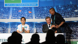 "Футбол для дружбы": уроки от "Барселоны" в Мадриде