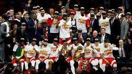 13 июня. Окленд. "Голден Стэйт" - "Торонто" - 110:114. Игроки "Рэпторс" после победы в плей-офф НБА.