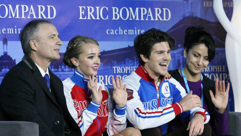 13 ноября 2015 года. Бордо. Александр Свинин, Александра Степанова, Иван Букин и Ирина Жук (слева направо). 13 ноября 2015 года. Бордо. Александр Свинин, Александра Степанова, Иван Букин и Ирина Жук (слева направо).