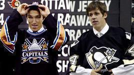 2004 год. Александр Овечкин и Евгений Малкин на драфте НХЛ.