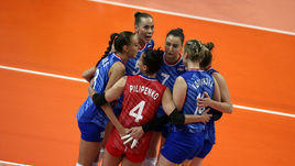 Фанаты-массажисты и маскот, похищающий женщин. Россия проиграла Таиланду, хотя на волейболе болеют лучше, чем на ЧМ-2018