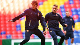 1 октября 2018 года. Москва. Никола Влашич и Мариу Фернандес перед матчем Лиги чемпионов ЦСКА - "Реал".