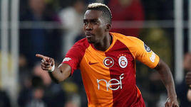 Нигерийский нападающий Хенри Оньекура.