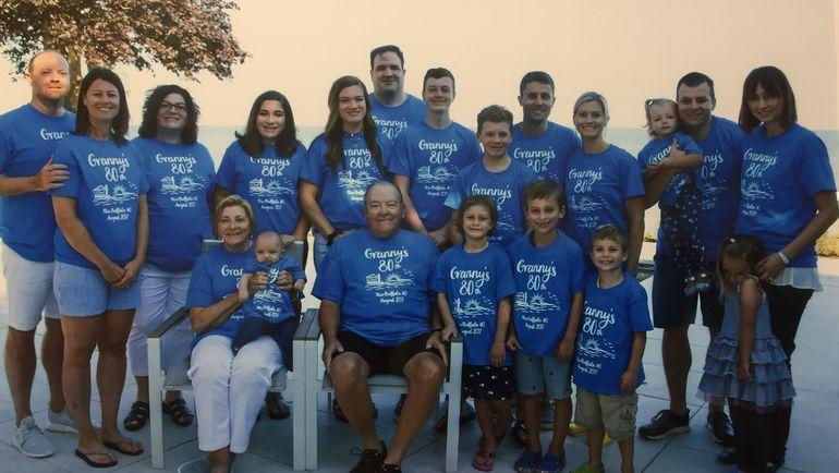 Скотти Боумэн: 80-летие в кругу семьи. Скотти Боумэн: 80-летие в кругу семьи.