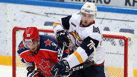 Андрей Чибисов (справа) готов играть в АХЛ, если не попадет в состав "Виннипега".