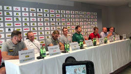 Олег Кононов: "К шуткам по поводу трофея относимся нормально. Сами шутим"