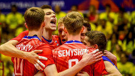 Волейболисты сборной России готовятся сыграть с Австралией.