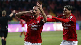 30 марта 2019. Грозный. "Ахмат" - "Спартак" - 1:3. Денис Глушаков (слева).