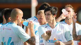 Ярослав Ракицкий (№44), Сердар Азмун и их команда завершили сбор в Австрии.