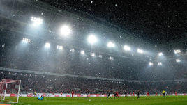 Матч на заснеженном поле - не проклятие, а реклама?