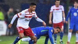 Дуглас Сантос.