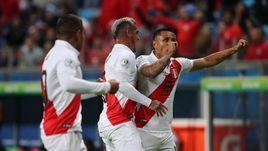 4 июля. Порту-Алегри. Чили – Перу – 0:3. Радость перуанцев.