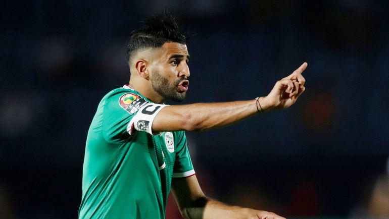 11 июля. Суэц. Кот-д’Ивуар – Алжир – 1:1, пенальти – 3:4. Рияд Махрез в одном из игровых эпизодов. Фото REUTERS 11 июля. Суэц. Кот-д’Ивуар – Алжир – 1:1, пенальти – 3:4. Рияд Махрез в одном из игровых эпизодов. Фото REUTERS