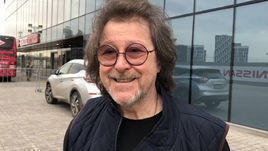 Бас-гитарист группы "Машина времени" Александр Кутиков: "Верю, что "Спартак" будет в тройке" 