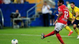 20 июля. Ростов-на-Дону. "Ростов" - "Спартак". 26-я минута. Удар Луиза Адриану с 11-метровой отметки.