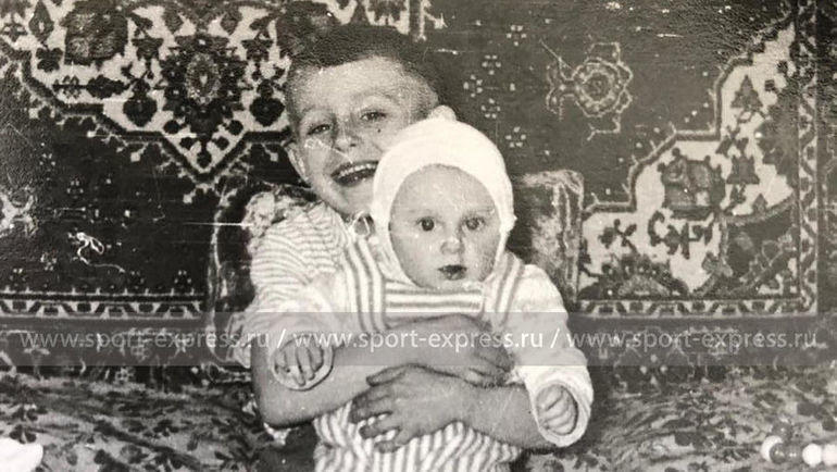 Маленькие Федор и Виталий. Фото из архива семьи Черенковых Маленькие Федор и Виталий. Фото из архива семьи Черенковых
