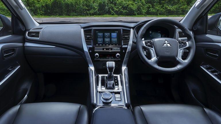 Обновленный интерьер Pajero Sport. Обновленный интерьер Pajero Sport.